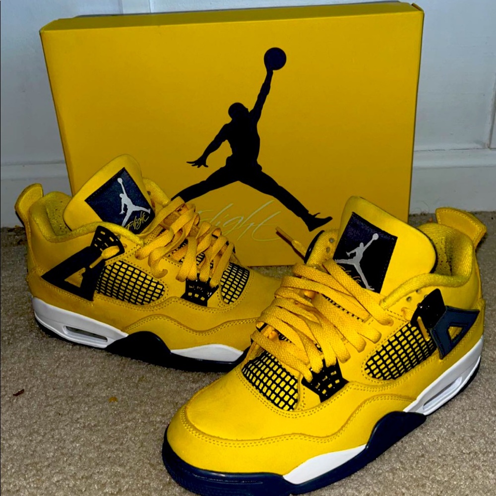Jordan 4 retro “lightning”